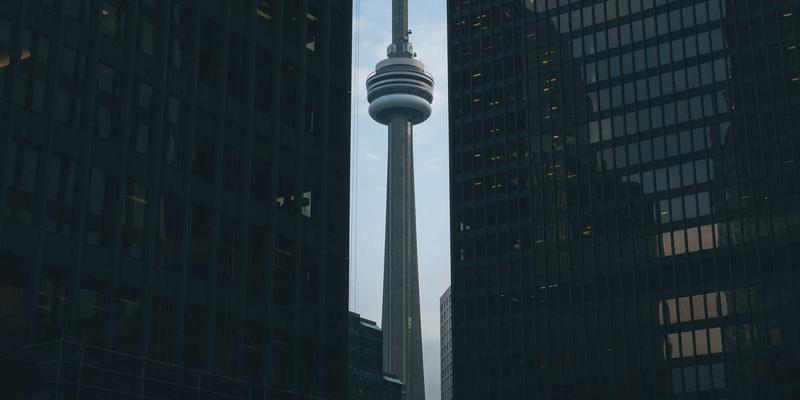 口红评测 | 红唇与肤色科学：如何根据冷暖色调与肤色深度精准选色