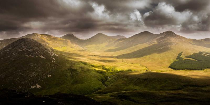 红唇17：一抹惊艳，年度必入美妆单品深度评测与推荐