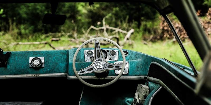 红唇70:一抹永不过时的经典,年度口红评测与选购指南