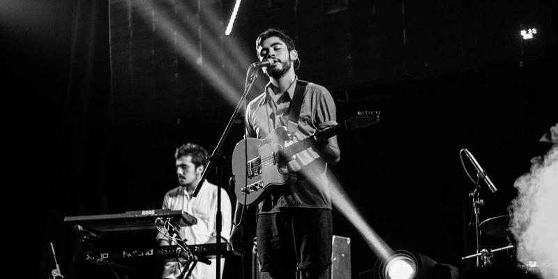 红唇77：从护肤到上色，打造惊艳红唇的终极指南