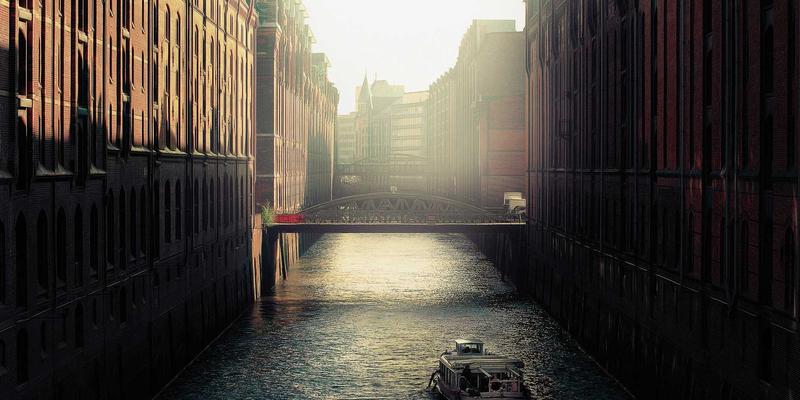 红唇与数字艺术：从口红推荐到虚拟妆容的红色美学重构