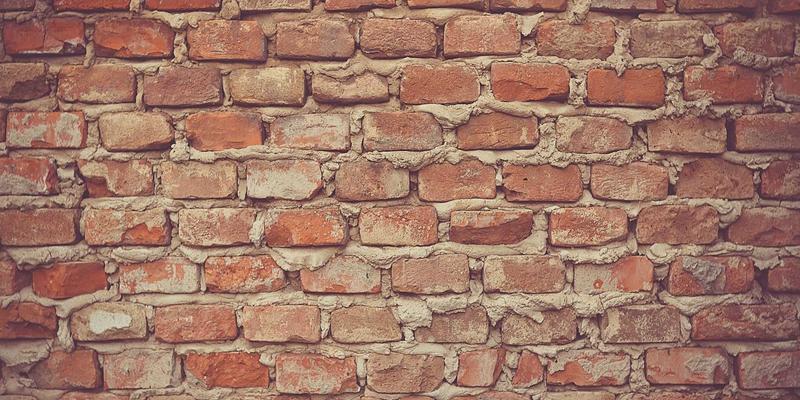 红唇与高级定制：揭秘时装周后台造型师打造标志性红唇的独家技法