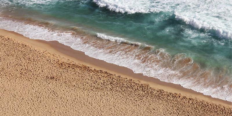 红唇的仪式感：从日常通勤到重要场合的唇妆选择与搭配技巧