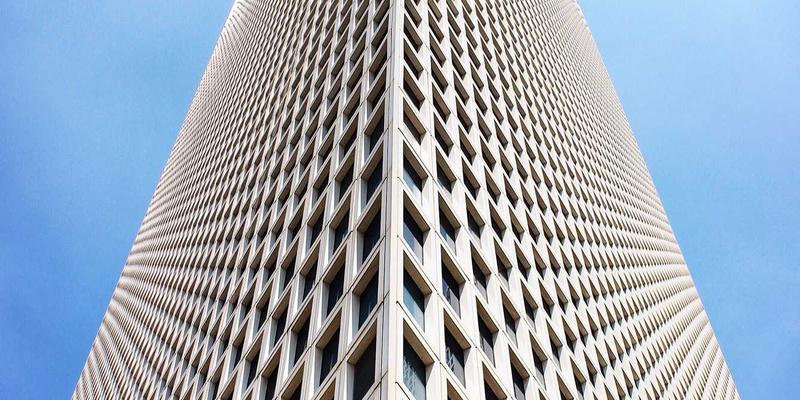 红唇的仪式感：美妆护肤中的心理疗愈与情绪转换艺术