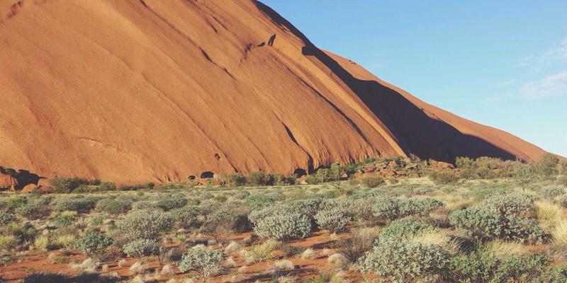 红唇背后的科学：从唇部肌肤结构到口红持色技术的深度解析