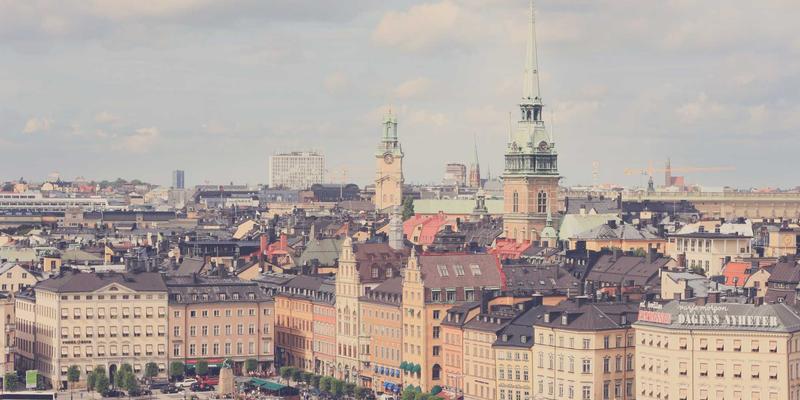 红唇背后的科学：揭秘不同质地口红的成膜技术与持妆原理 | 彩妆技巧与口红推荐